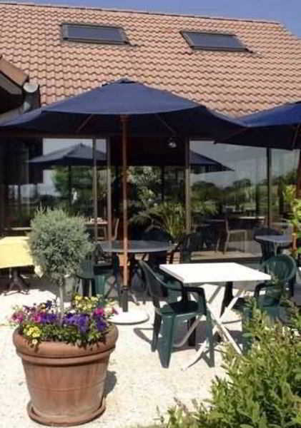 סן-ג'ניס-פולי Kyriad Geneve St-Genis-Pouilly מסעדה תמונה